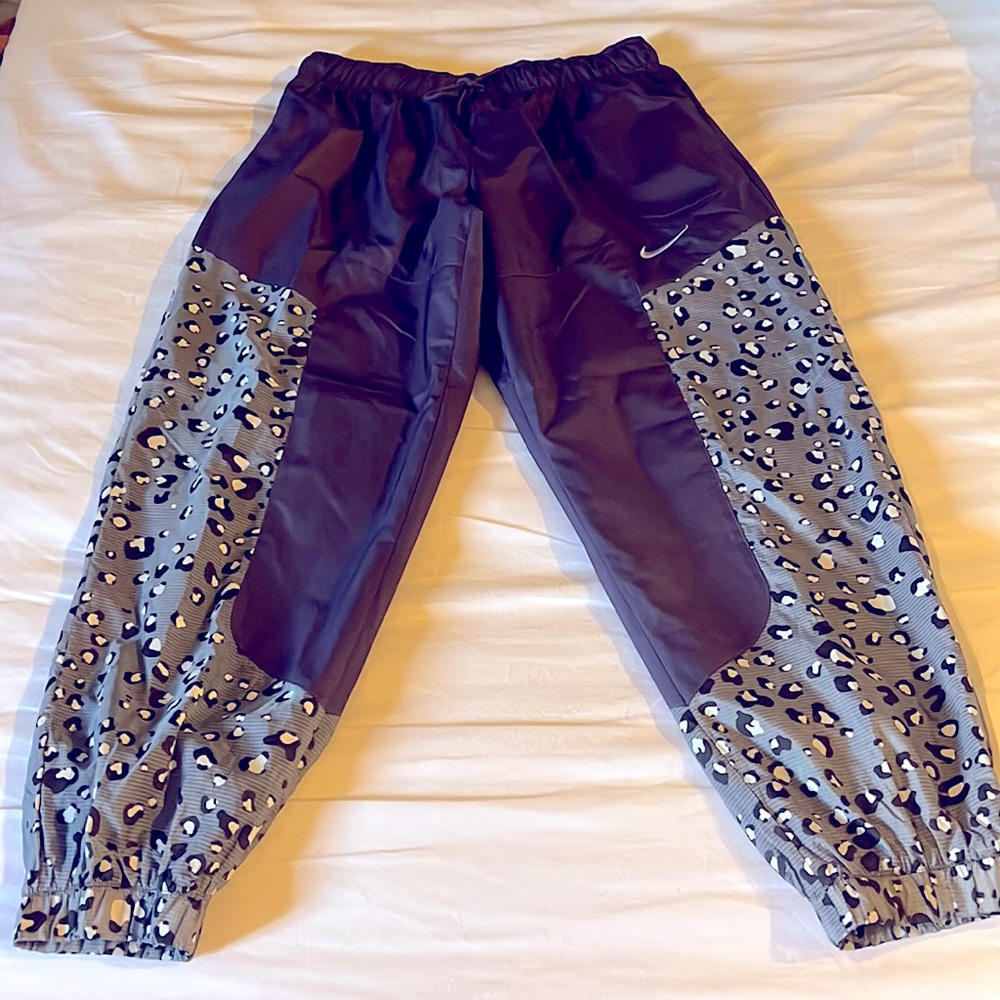 NWT Womens Purple/Cheeta Print Loose Fit Joggers Size Medium